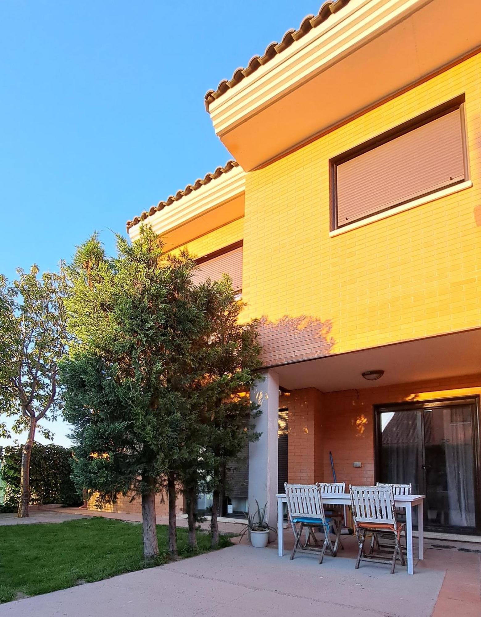 La Casa Del Cipres Villa Aldeamayor de San Martin Exterior photo